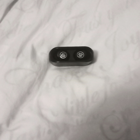 PRICE DROP!!!!!Bluetooth earbuds - Picture 1 of 3